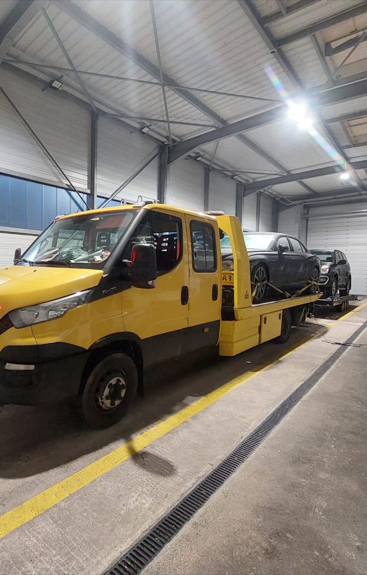 Faster takeldienst met voertuigtransport